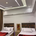 شقه فندقيه مفروشه للعائلات مكيفه للإيجار اليومي والشهري بجوار ستي استارز
