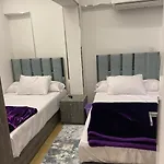 شقه فندقيه مفروشه للعائلات مكيفه للإيجار اليومي والشهري بجوار ستي استارز
