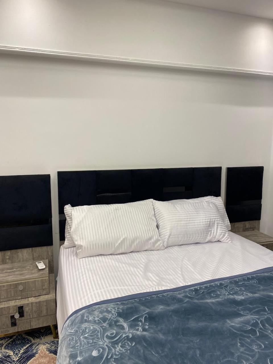 شقه فندقيه مفروشه للعائلات مكيفه للإيجار اليومي والشهري بجوار ستي استارز Apartment Cairo